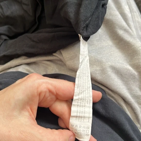 Women’s Bershka Short Sleeve Crew neck Graphic Tee - Picture 5 of 6